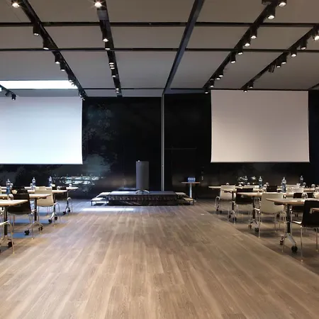 万丽巴塞罗那费拉酒店 酒店 4*